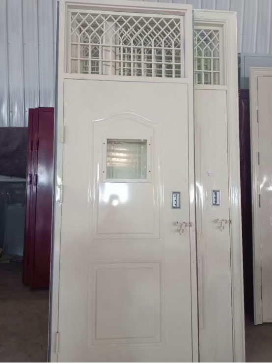 阜康学校教室门