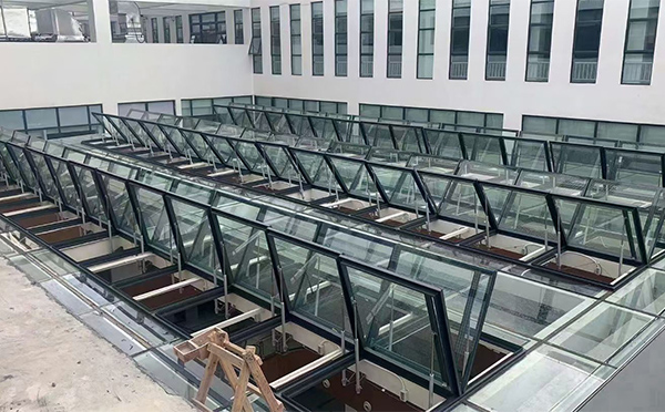 百安科技有限公司近期阜康排烟窗项目案例分享 百安科技有限公司近期阜康排烟窗项目案例分享