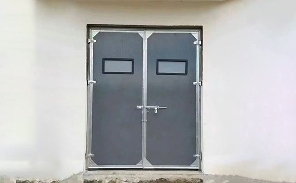 阜康工业门在高温作业区域的运行表现